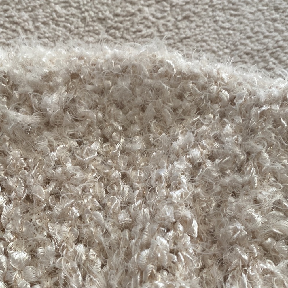 Ivory never worn bread soft sweater - Picture 4 of 4